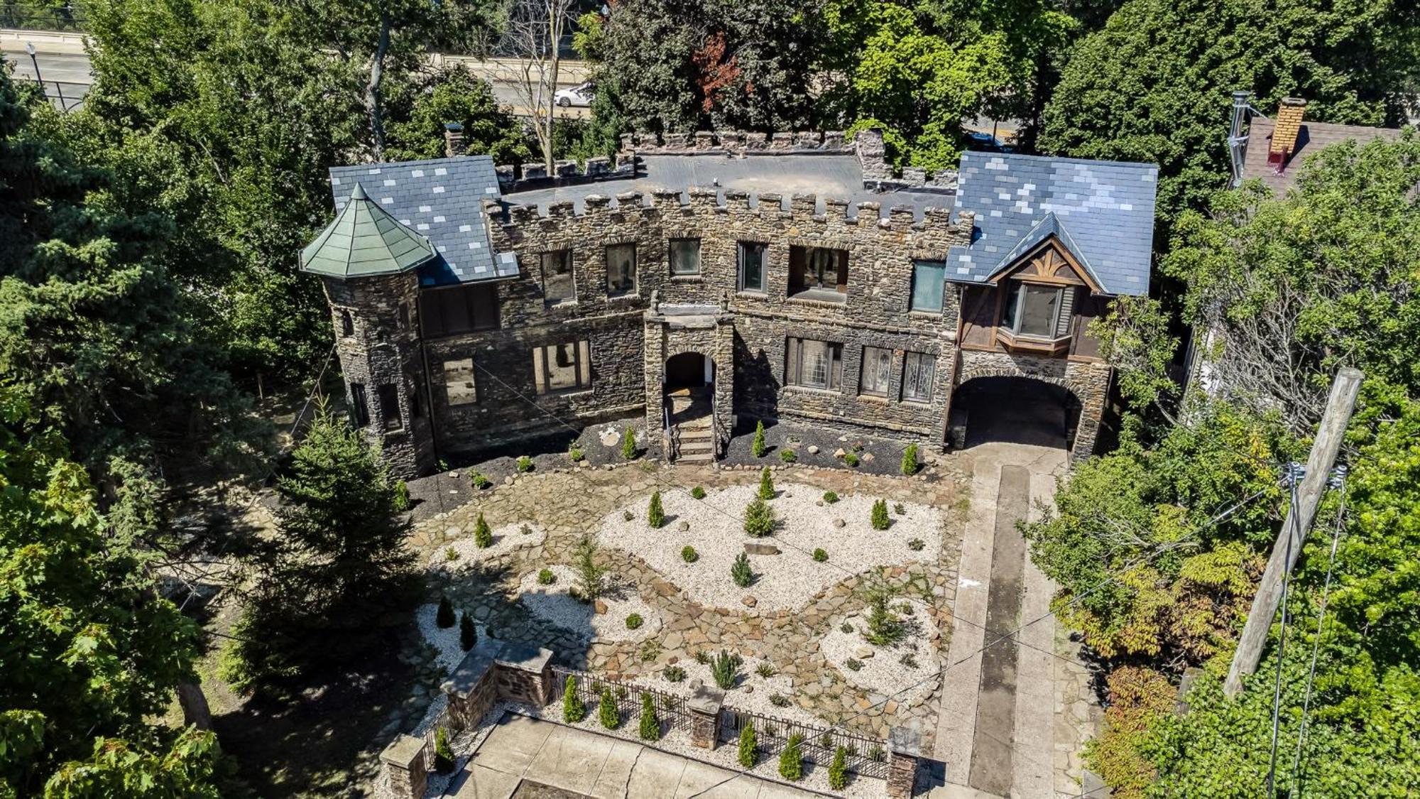 Enchanted Castle - Your Royal Getaway Awaits Cleveland Luaran gambar