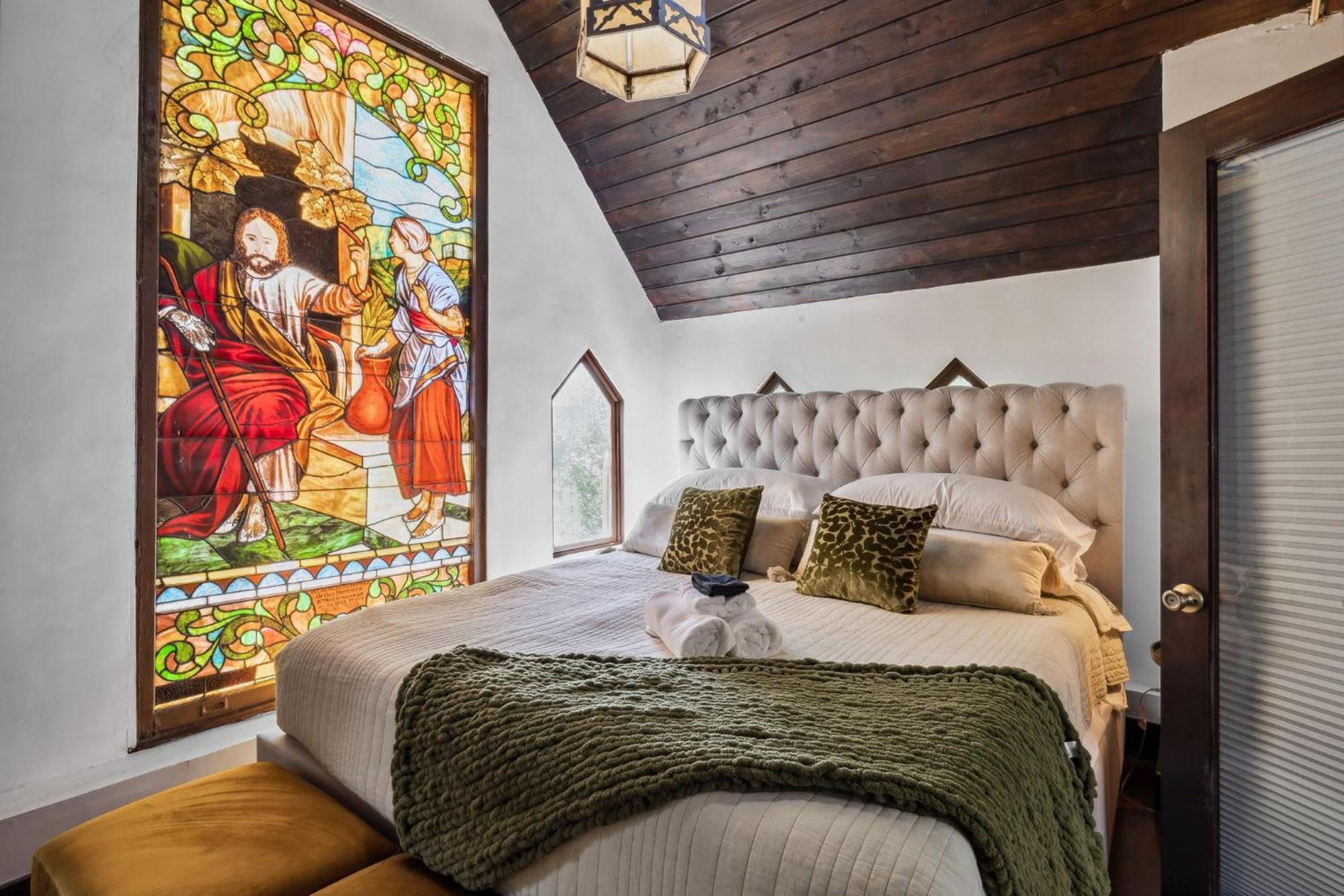 Enchanted Castle - Your Royal Getaway Awaits Cleveland Luaran gambar