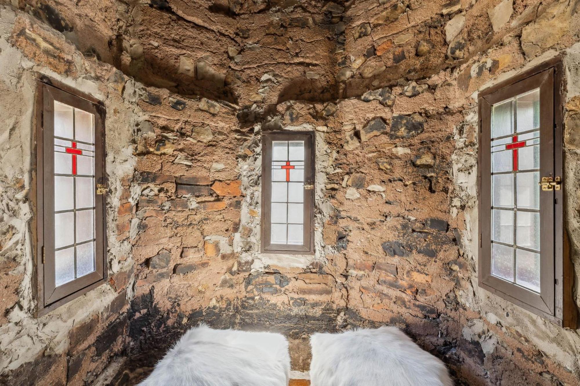 Enchanted Castle - Your Royal Getaway Awaits Cleveland Luaran gambar